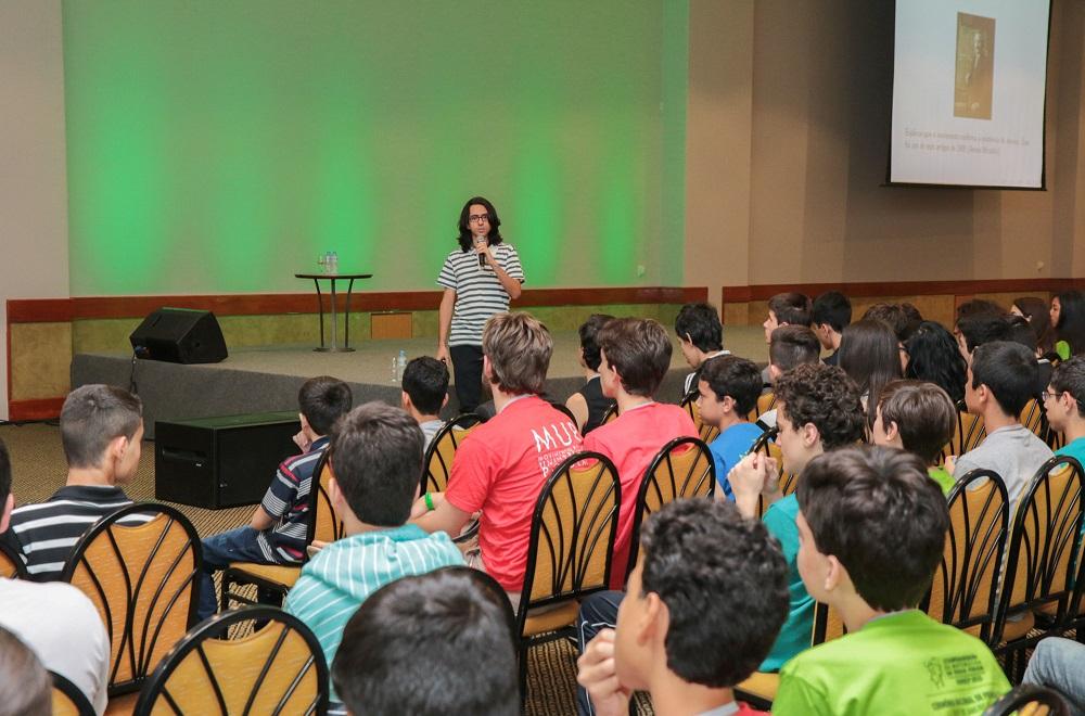 Palestra do prof. Augusto Teixeira na manhã de 7 de novembro.
