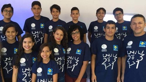 Alunos estudam para a OBMEP no contraturno do horário escolar