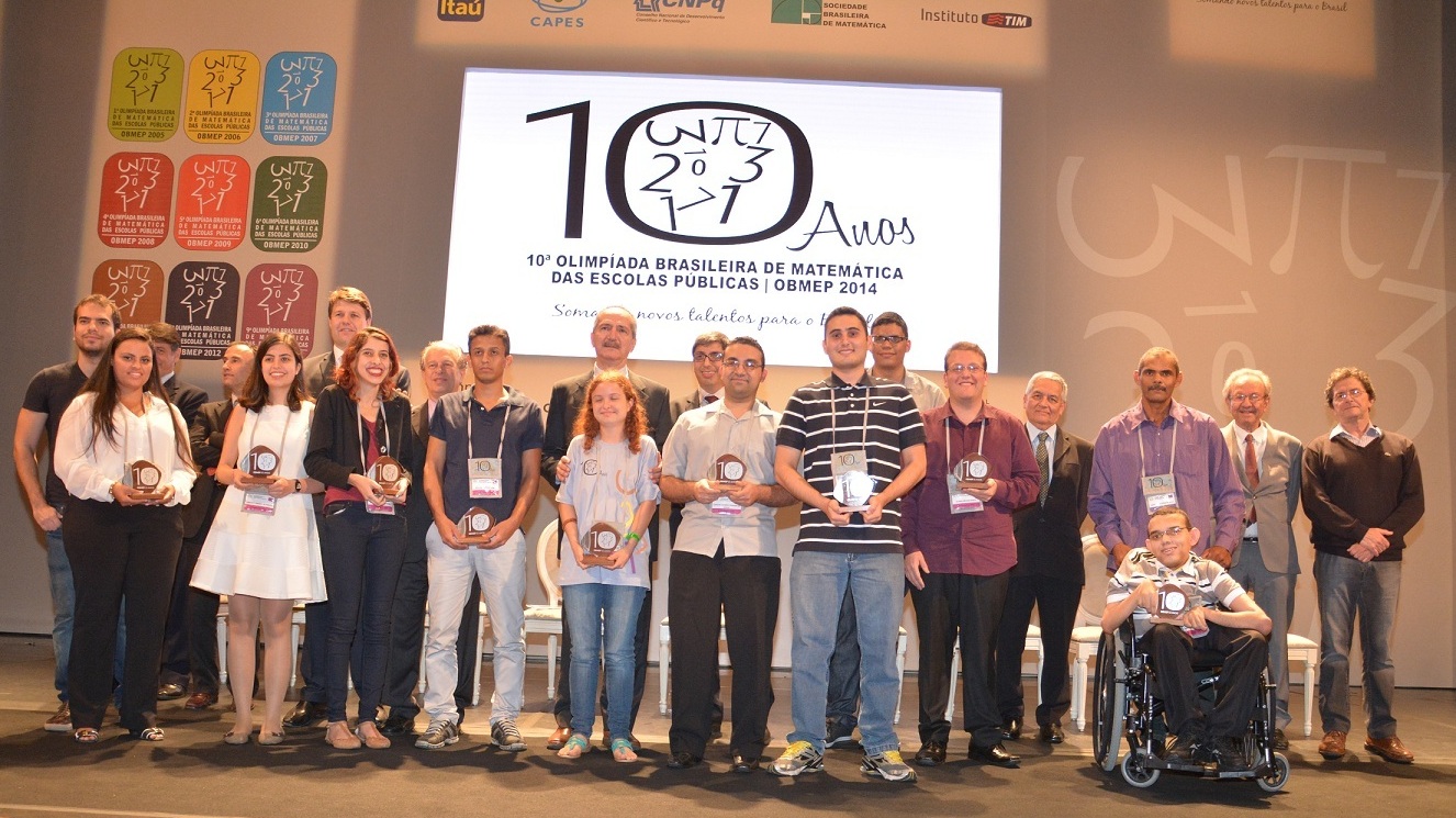 Ex-alunos homenageados